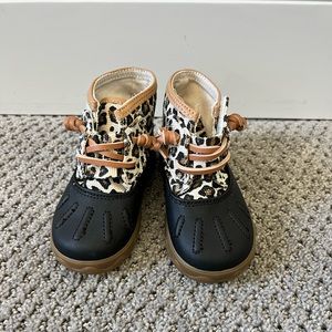 Brand new infant Sperry leopard boots size 4.